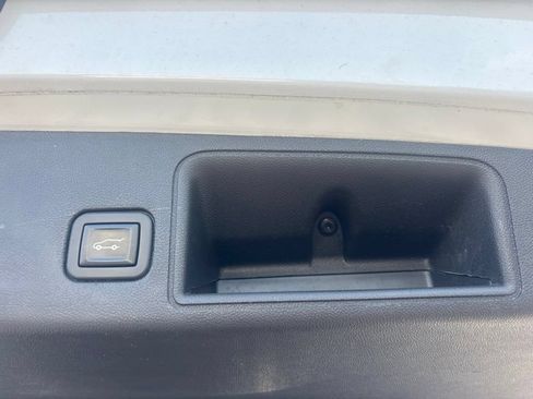 Used 2020 GMC Terrain SLE w/ Driver Convenience Package FWD image 19