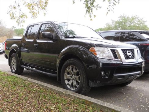 Used 2021 Nissan Frontier SV image 1