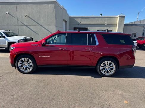 Used 2024 Chevrolet Suburban High Country w/ Advanced Technology Package image 6