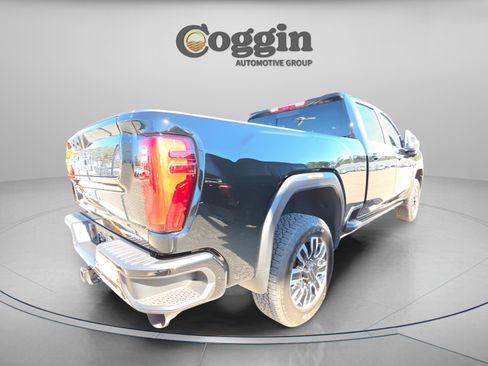 Used 2025 GMC Sierra 2500 Denali Ultimate image 9