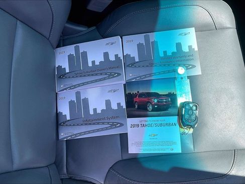 Used 2019 Chevrolet Tahoe LT w/ Luxury Package AWD/4WD image 14