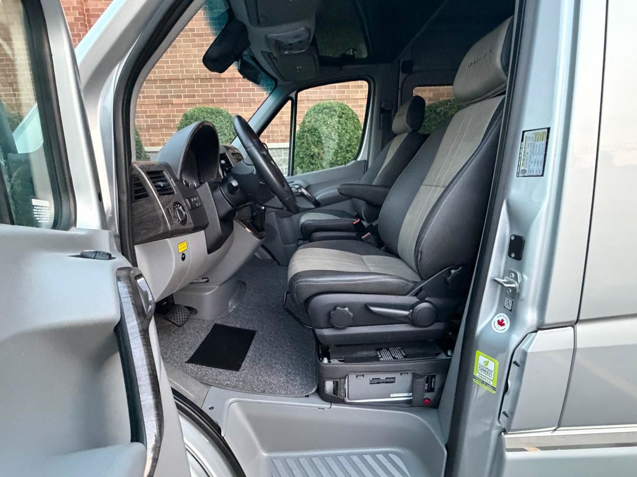 Used 2017 Mercedes-Benz Sprinter 3500 image 33