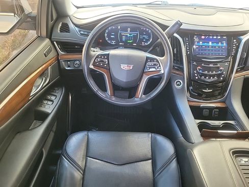 Used 2020 Cadillac Escalade Luxury image 38