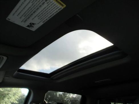 Used 2024 Chevrolet Silverado 2500 LTZ w/ LTZ Convenience Package image 27