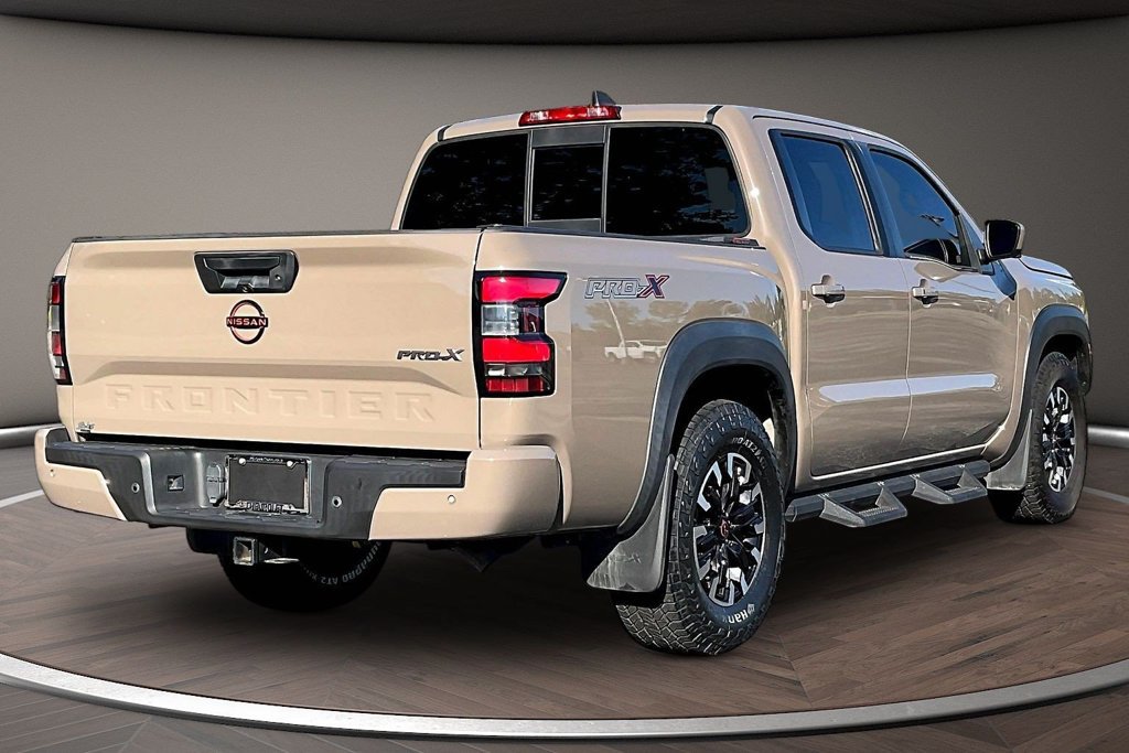 Used 2022 Nissan Frontier Pro-X RWD image 6