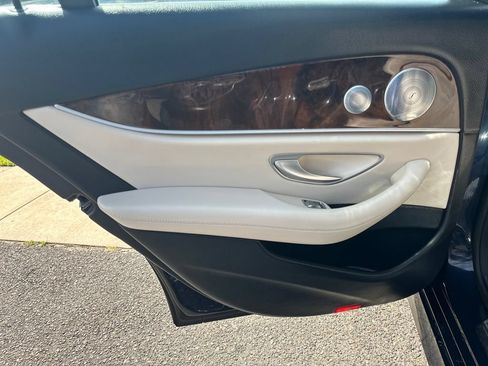 Used 2017 Mercedes-Benz E 300 4MATIC image 16