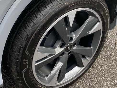 Used 2023 Audi Q4 e-tron Premium Plus w/ Premium Plus image 21