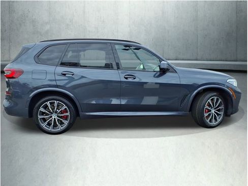 Used 2022 BMW X5 M50i w/ Executive Package image 29