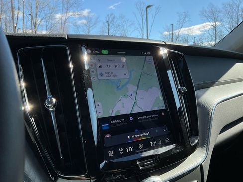 Certified 2025 Volvo XC60 B5 Ultra image 19