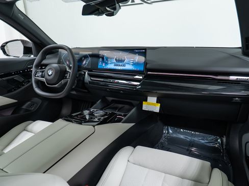 New 2026 BMW 530i xDrive w/ Premium Package image 14