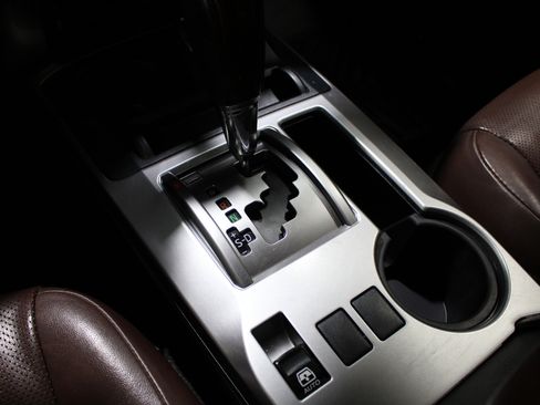 Used 2018 Toyota 4Runner Limited image 19