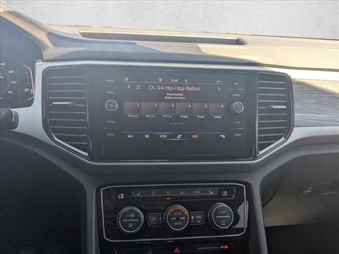 Used 2023 Volkswagen Atlas Cross Sport SE w/ Panoramic Sunroof Package FWD image 12