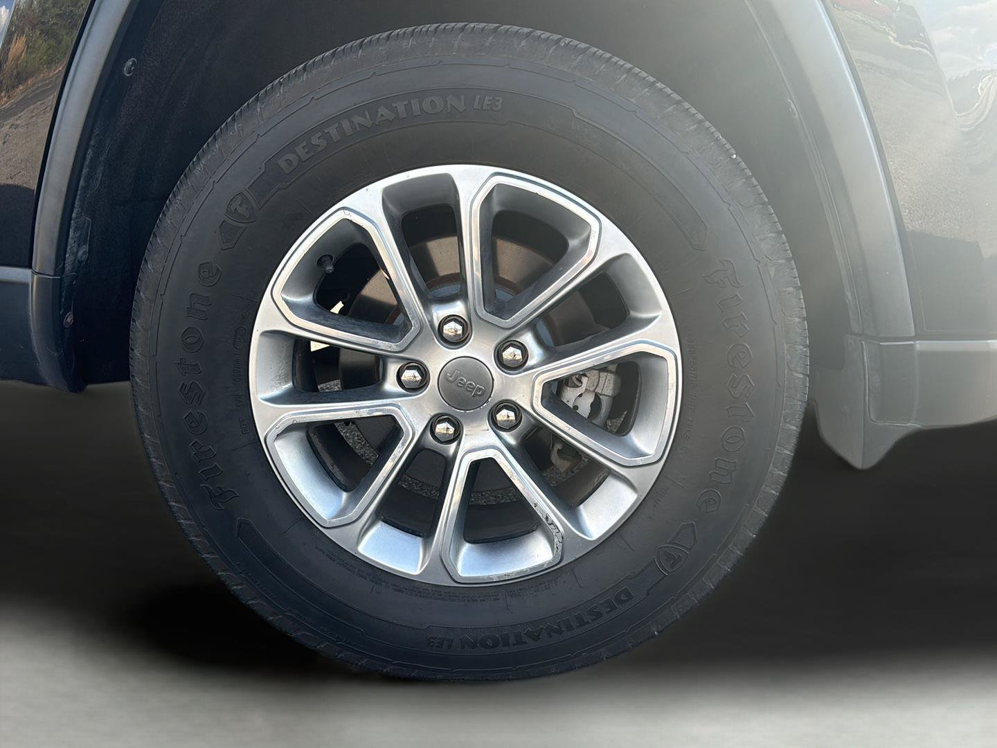 Used 2015 Jeep Grand Cherokee Limited RWD image 11
