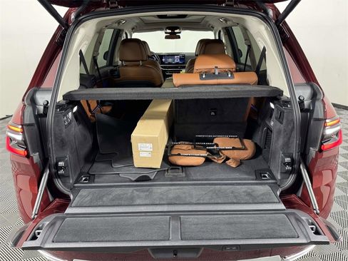 Used 2025 BMW X7 xDrive40i w/ Executive Package image 13