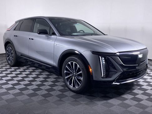 New 2025 Cadillac Lyriq Sport w/ LPO, Floor Liner Package AWD/4WD image 22