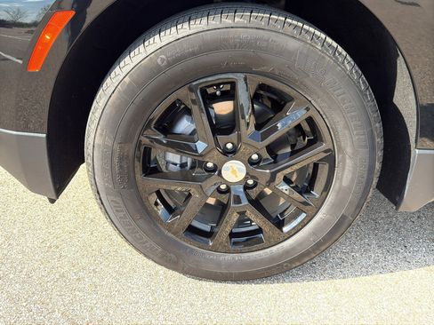Used 2024 Chevrolet Equinox LT FWD image 9