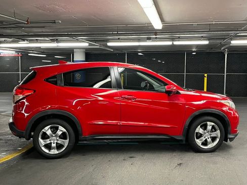 Used 2017 Honda HR-V EX image 29