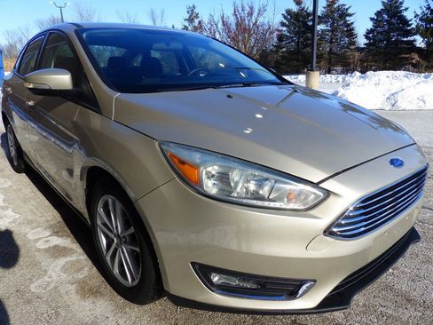Used 2017 Ford Focus SE FWD image 11