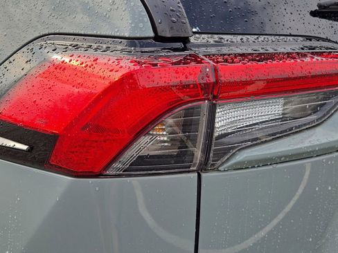 Used 2021 Toyota RAV4 XLE w/ Convenience Package image 13