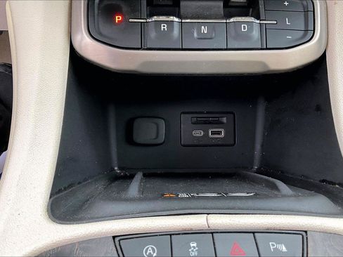 Used 2023 GMC Acadia Denali w/ Denali Technology Package AWD/4WD image 33