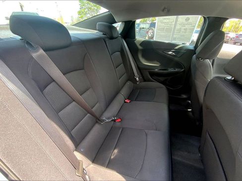 Used 2023 Chevrolet Malibu LS FWD image 18