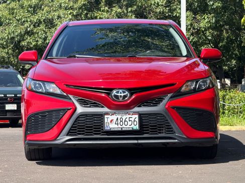 Used 2021 Toyota Camry SE FWD image 10