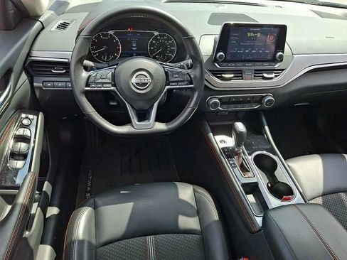 Used 2023 Nissan Altima 2.5 SR FWD image 11