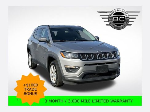 Used 2019 Jeep Compass Latitude w/ Cold Weather Group image 1