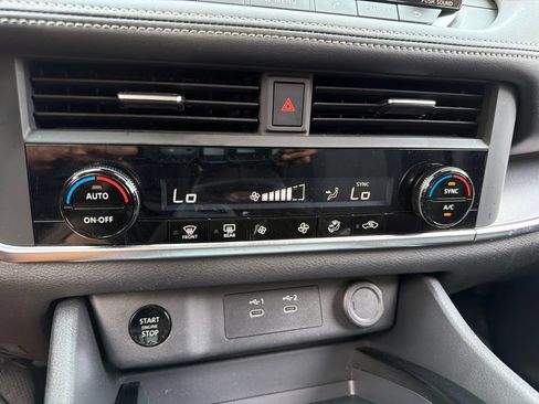 Certified 2024 Nissan Rogue SV AWD/4WD image 12