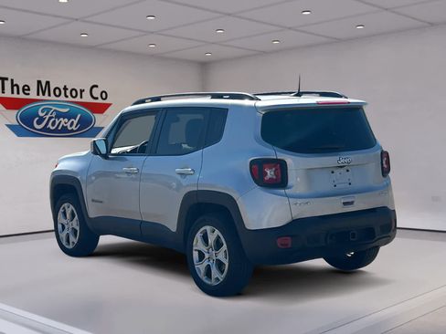 Used 2019 Jeep Renegade Latitude w/ UConnect 8.4 Nav Group AWD/4WD image 7