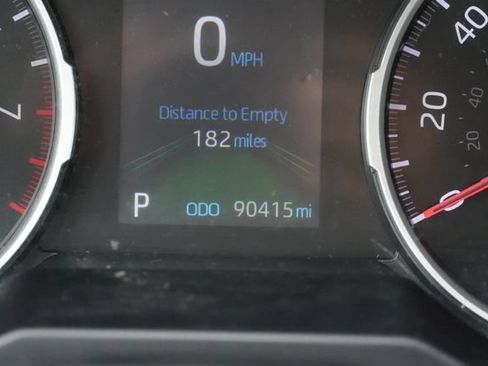 Used 2022 Toyota RAV4 XLE FWD image 31