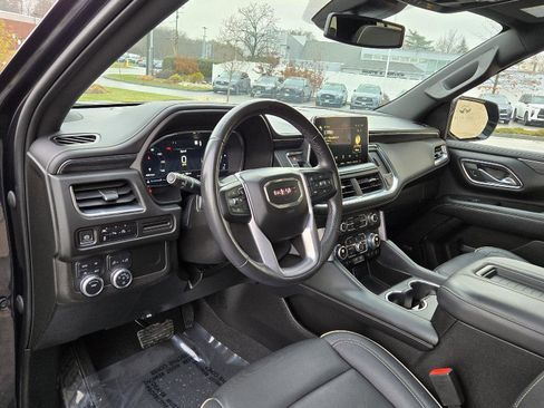 Used 2023 GMC Yukon SLT image 4