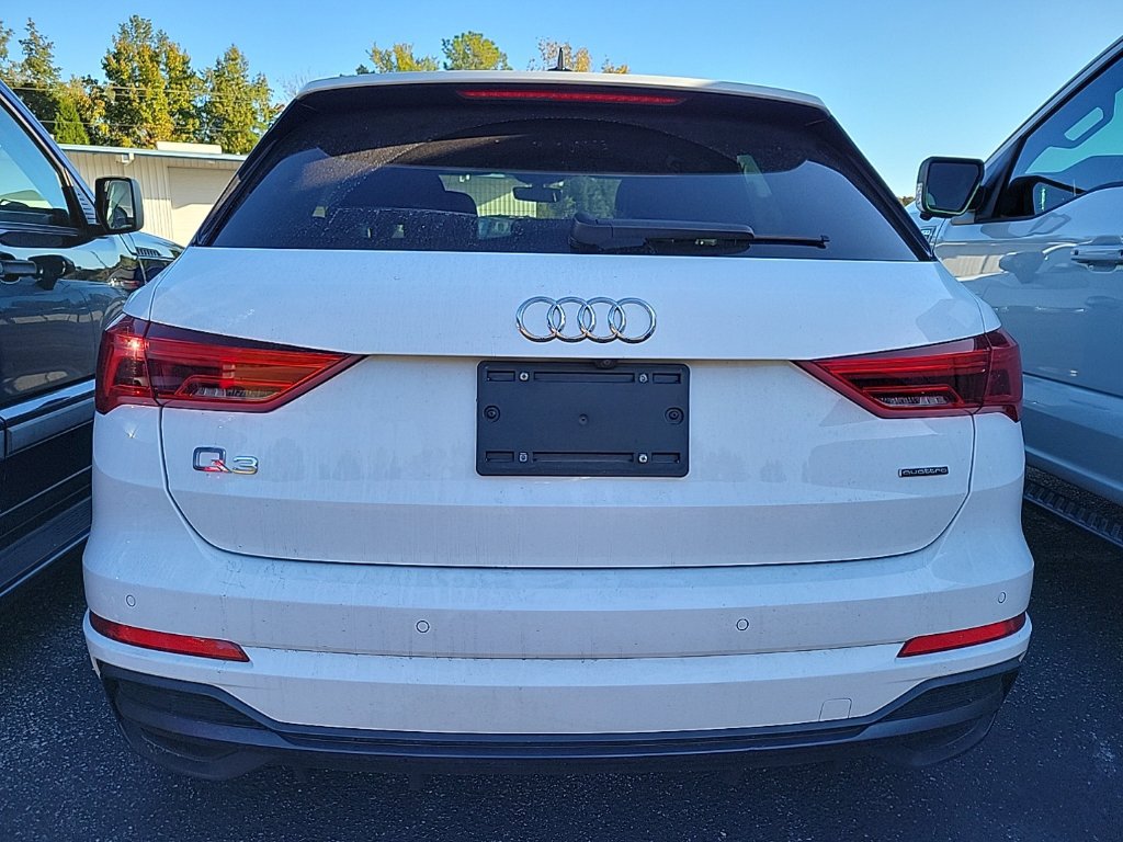 Used 2020 Audi Q3 2.0T Premium w/ Convenience Package AWD/4WD image 5