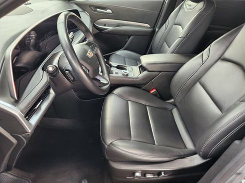 Used 2025 Cadillac XT4 Premium Luxury FWD image 12