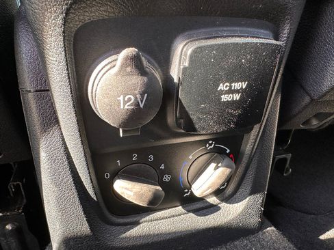 Used 2022 Ford Transit Connect XL image 25