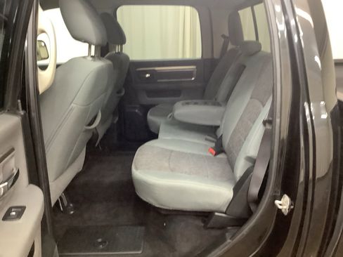 Used 2018 RAM 1500 Classic SLT image 28