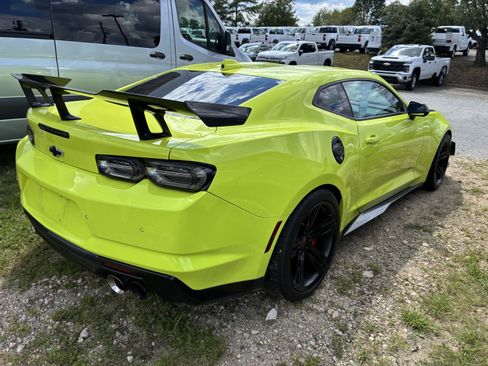 Used 2021 Chevrolet Camaro ZL1 RWD image 8