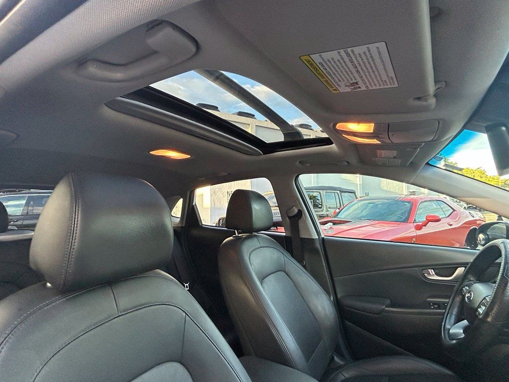 Used 2022 Hyundai Kona Limited FWD image 34