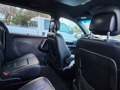 Used 2016 Dodge Grand Caravan R/T w/ Driver Convenience Group image 11