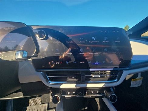 New 2026 Chevrolet Equinox EV LT w/ LPO, All-Weather Mat Package image 11