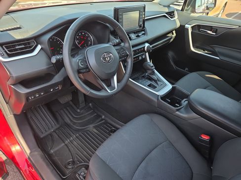 Used 2022 Toyota RAV4 XLE w/ Convenience Package image 15