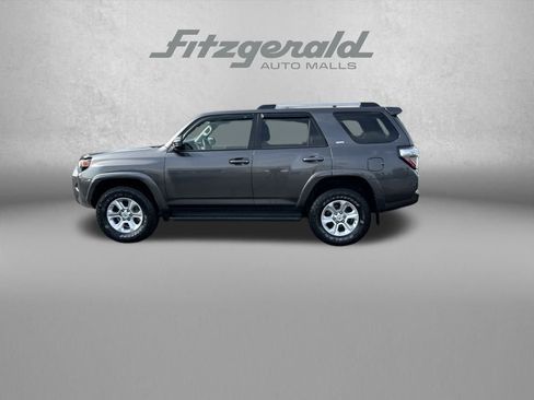 Used 2020 Toyota 4Runner SR5 image 4