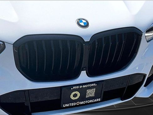 Used 2023 BMW X5 xDrive40i w/ M Sport Package AWD/4WD image 33