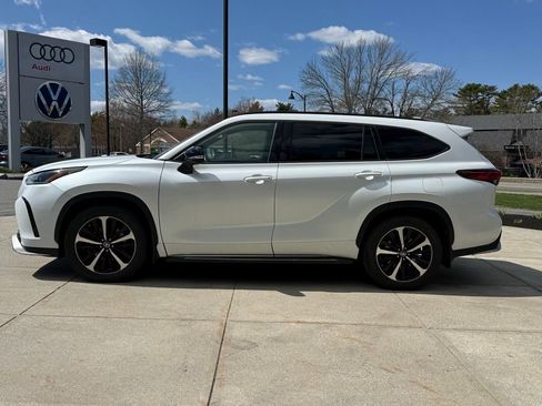 Used 2022 Toyota Highlander XSE AWD/4WD image 6