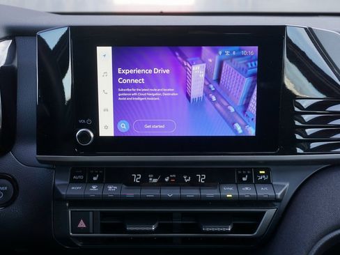 Used 2025 Toyota Camry LE w/ Convenience Package image 10