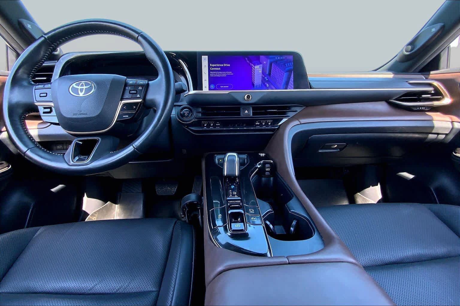 Used 2024 Toyota Crown AWD/4WD image 15