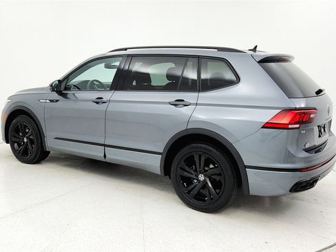 Used 2023 Volkswagen Tiguan SE R-Line image 2