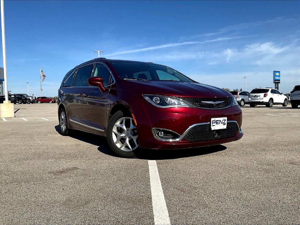 Used 2019 Chrysler Pacifica Touring-L Plus w/ Advanced Safetytec Group FWD image 3