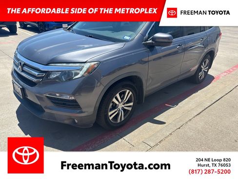 Used 2017 Honda Pilot EX image 1
