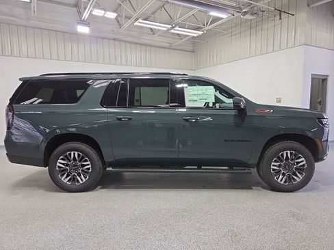 New 2026 Chevrolet Suburban Z71 w/ Comfort Package image 8